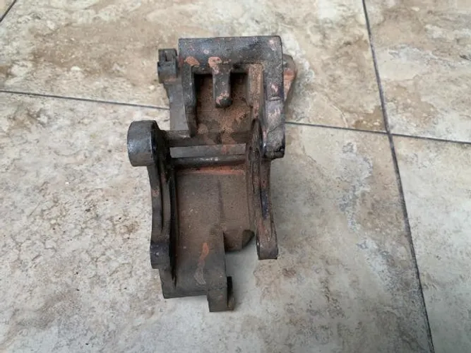 Suporte alternador /bomba de oleo gm s 10 2,0 original