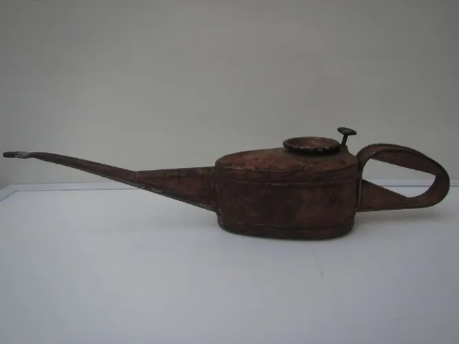 aumotolia  de ferro antigo