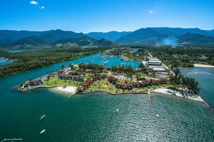 Casa de Praia com 5 Qtos, Piscina, Churrasqueira e Deck - Angra dos Reis RJ