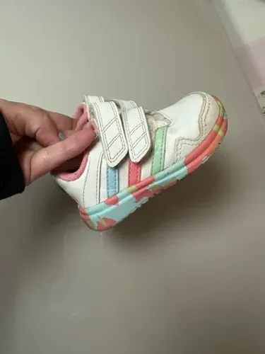 Tênis addidas