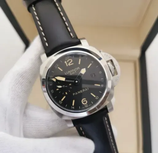 Relógio Panerai Luminor GMT Automático 