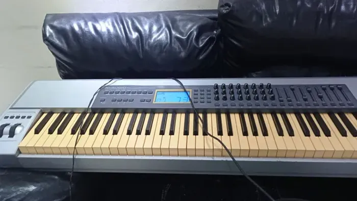 Teclado Controlador M-Audio keystation 88 pro