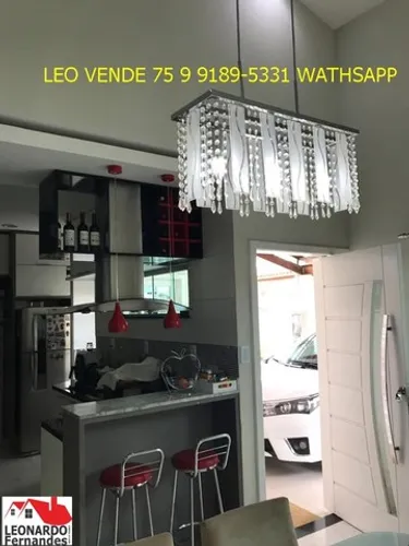 Leo vende, planejados, a poucos metros da Fraga Maia.