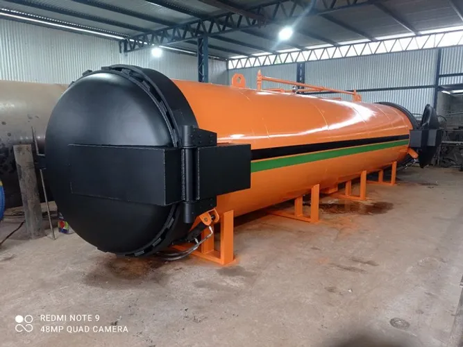 Autoclave para tratamento de madeiras