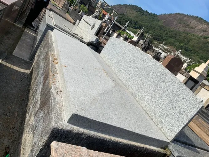 Jazigo perpetuo no Cemiterio São João Batista , RJ