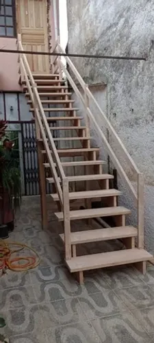 Escadas de madeira LM