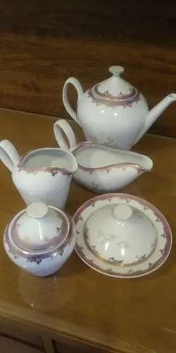 PORCELANA ANTIGA. REAL CHA OU CAFE