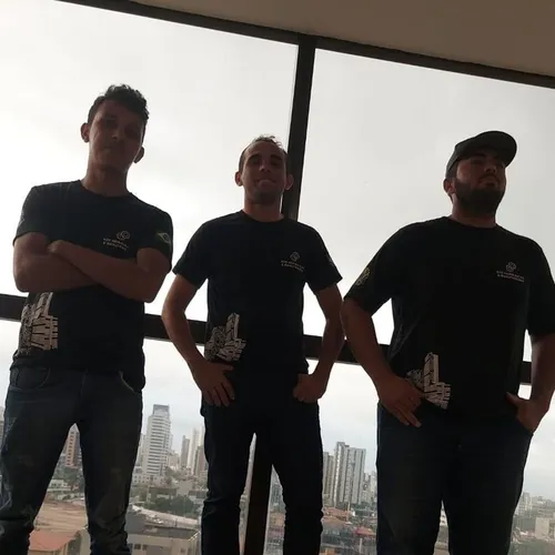 Trabalhamos com caça vazamento por ultrassom. temos equipe qualificada