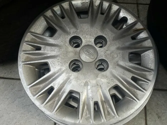 Calota da Roda de Ferro aro 15 Ford Ka Prata original 4X108