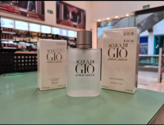 Perfume Acqua di Gio de Giorgio Armani (original/lacrado)