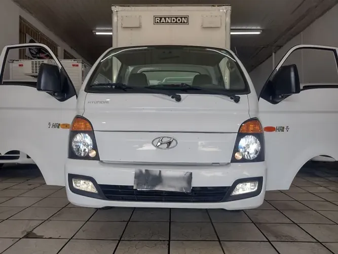 Hyundai HR diesel baú alto novo mesmo