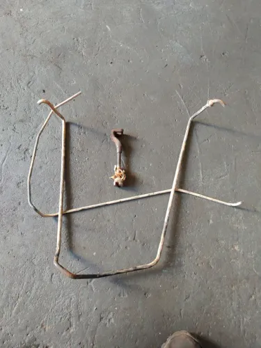 Suporte do estepe Peugeot 206 com parafuso