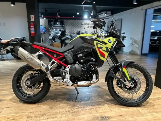 BMW F 900 GS PLUS 2025 AMARELA - TECNOLOGIA, ESTILO E PERFORMANCE.