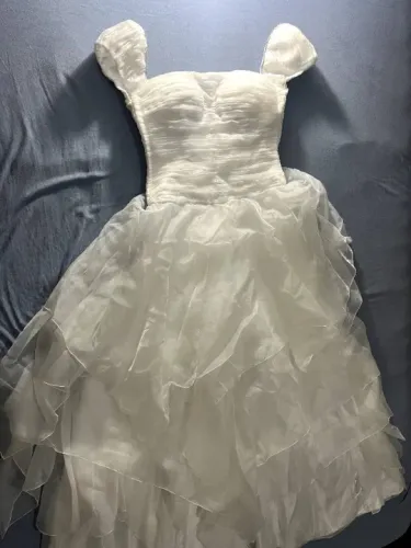 Vestido de Noiva tipo princesa Organza com forro em cetim e anágua