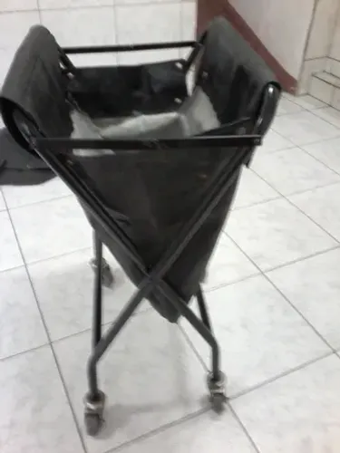 Carrinho para Transporte de Roupas