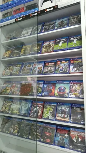 Jogos PS4 novos super estoque