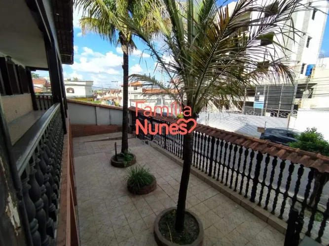 Casa comercial com 7 salas 3 recepções! Localização privilegiada no bairro Eldorado em Con