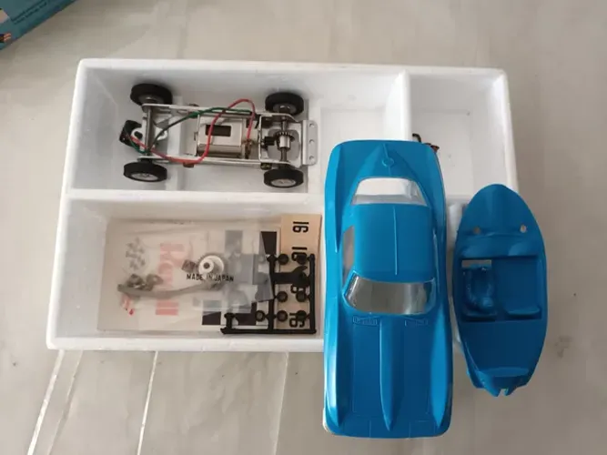 Carro de autorama corvette 65 sting ray, revell monogram, NOVO  SEM USO 