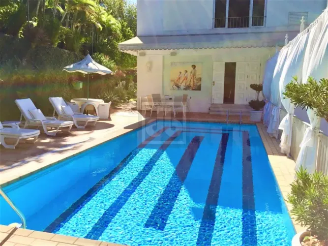 Casa à Venda no Cosme Velho, 780M2, 4 Suites, Piscina, 3 Vagas