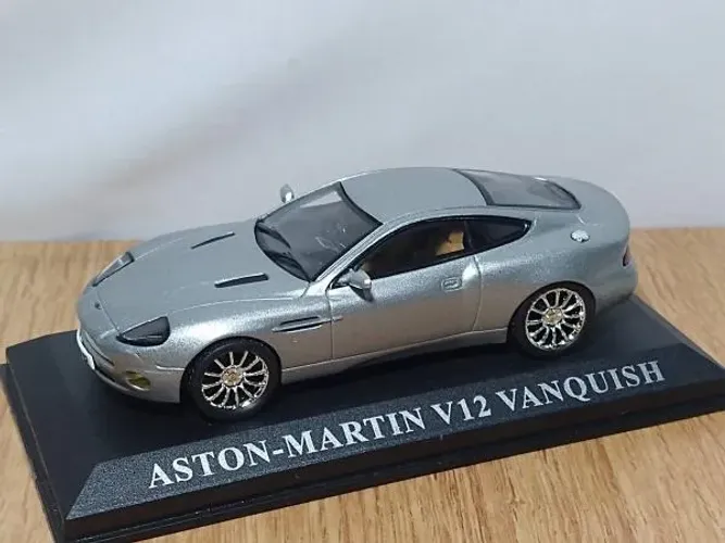 Dream Cars Collection Aston Martin V12 Vanquish 1:43