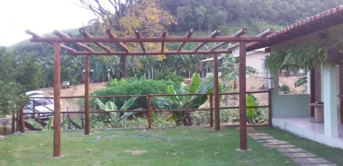 Pergolado de madeira para seu jardim