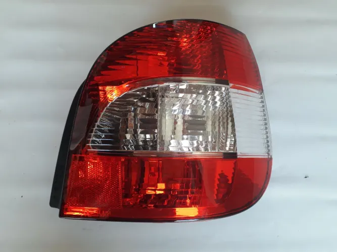 Renault Scenic 2004 - Lanterna traseira direita (nova) - Marca TYC.