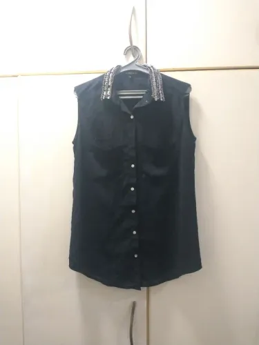 camisa preta comprida bordado