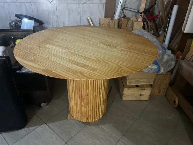Mesa redonda para jantar, café ou festas