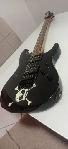 Guitarra Fender Squier Showmaster HH 