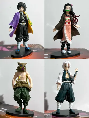 Action figure Demon Slayer kimetsu no yaiba 15cm novo na caixa 65,00 cada