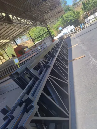 Estruturas metálicas para construção, telhados, treliças, mezaninos, etc
