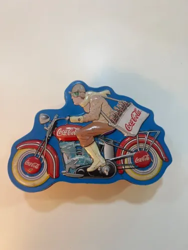 Caixa de metal Coca-Cola antiga