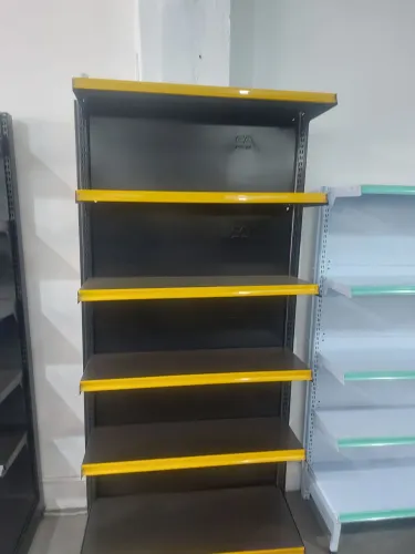 GONDOLAS PRETA PAREDE E CENTRAL E NA CENTERACO ITAPUA * 