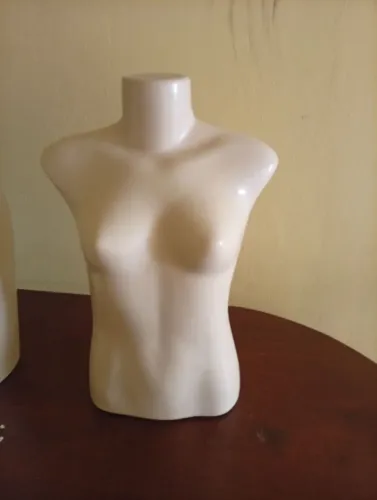 2 manequins plasticos