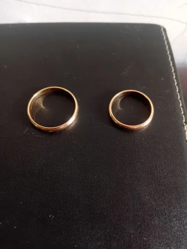 Par de alianças romanel