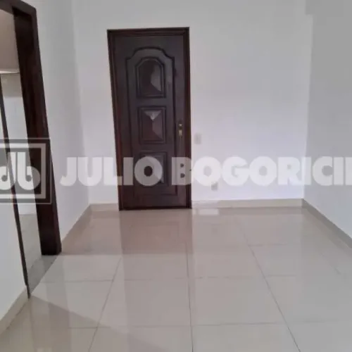 Apartamento Em Campinho Jacarepaguá, 65m² Com 2 Quartos e Varanda