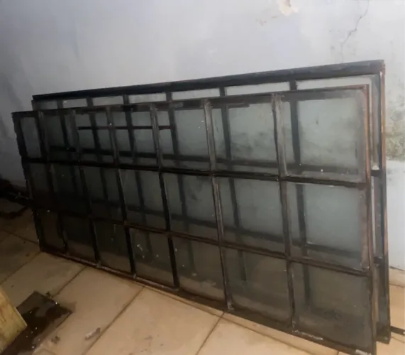 Portas de aco e vidro