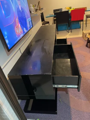 Rack em MDF Preto brilho com 2 gavetas 