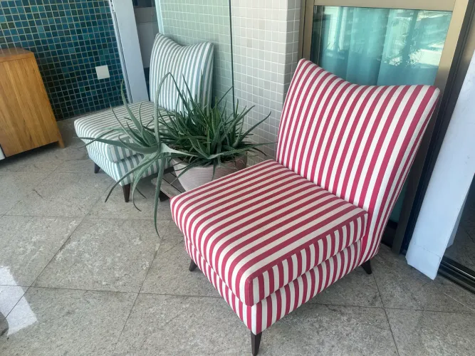 Poltronas - 02 unidades - 400,00 cada (precisa trocar tecido)