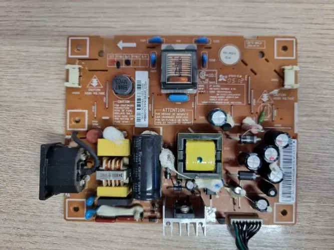 Placa fonte monitor Samsung SyncMaster 510N modelo IP-24135A