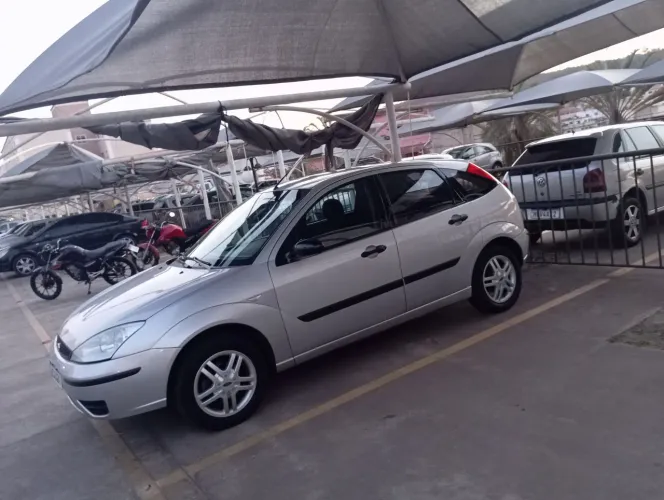 Ford Focus 1.6 S/se/se Plus Flex 8v/16v 5P 2004