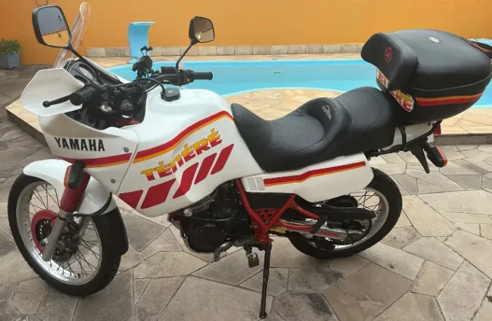 toda reviasada mecanica, pintura impecável,acompanhana venda banco original,escapamento or