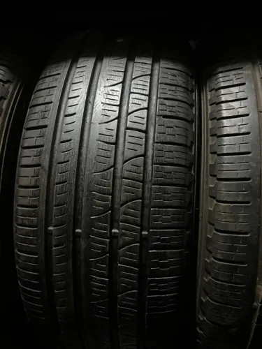 Pneu 235/55/18 Pirelli Scorpion 75% vida útil