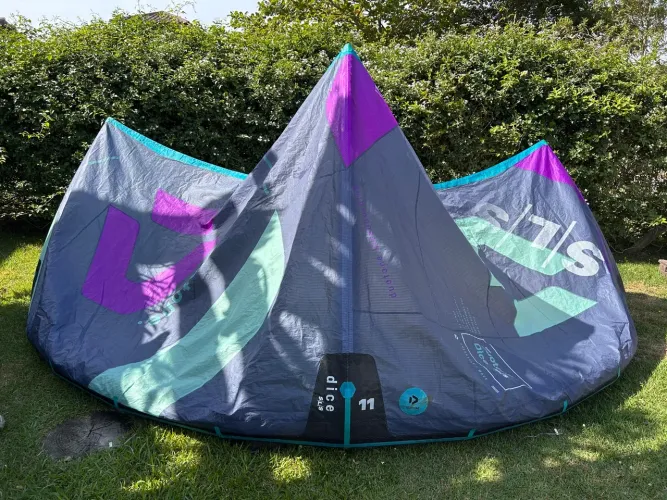 Kitesurf Duotone Dice SLS 2022 tam 11