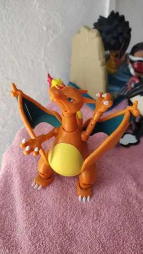 Boneco chalizard original articulado pokemon