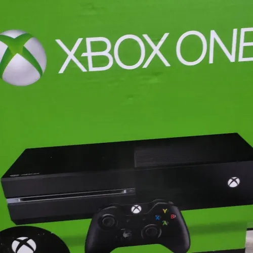 Xbox one semi-novo na caixa