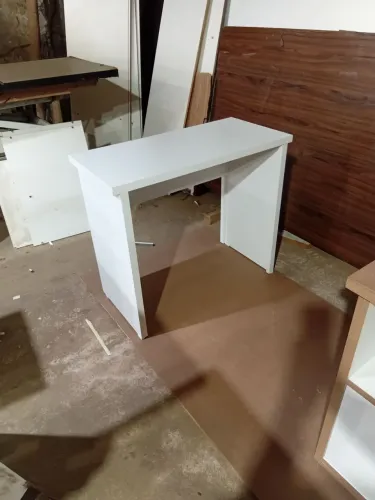 Mesa de Escritório Branca - Design Moderno