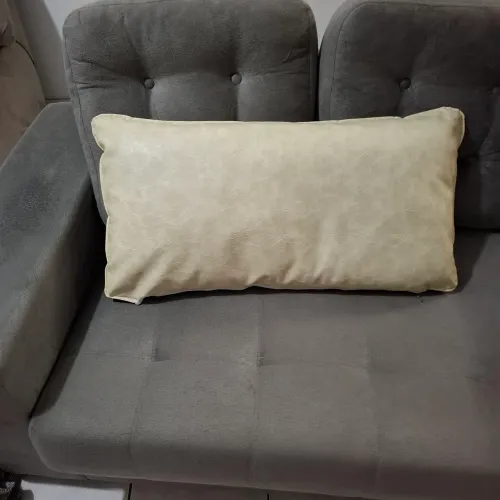Almofada com capa de courino
