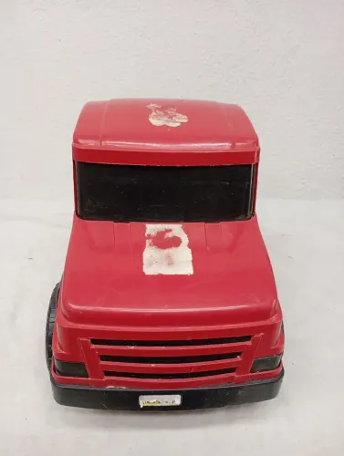 Brinquedo de caminhão grande