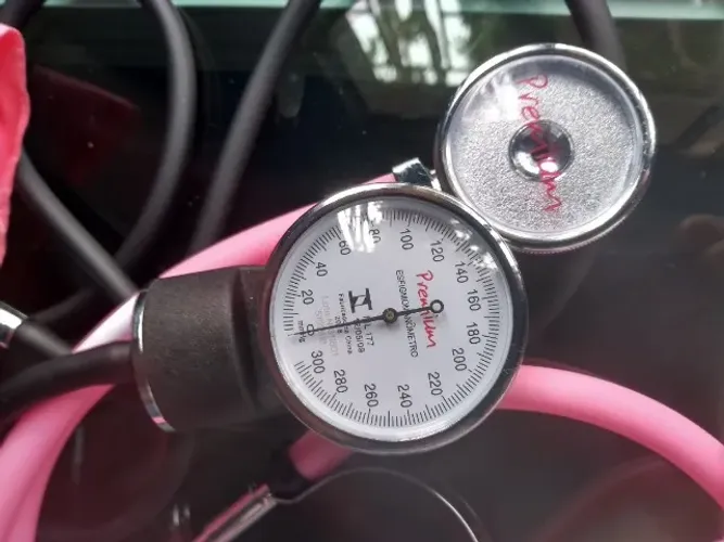 Kit de enfermagem, Aparelho de Pressão e Esfignômetro